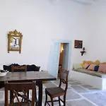 The Castle House, A Living Museum * Ios