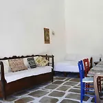 The Castle House, A Living Museum Vila Ios