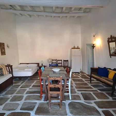 The Castle House, A Living Museum Villa Chora