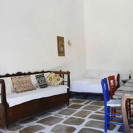 The Castle House, A Living Museum Villa Chora